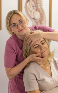 Paulina Wojciechowska - w gabinecie praca z pacjentem